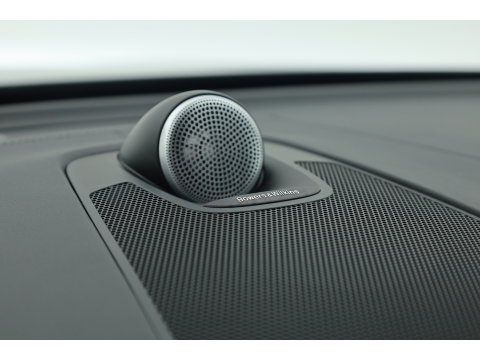 Volvo XC60 2.0 T8 Plug-in hybrid AWD Ultimate Bright SOH 96% | Bowers & Wilkins | Trekhaak | 360 camera | Head-up | Stoel + stuurverwarming |