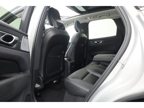 Volvo XC60 2.0 T8 Plug-in hybrid AWD Ultimate Bright SOH 96% | Bowers & Wilkins | Trekhaak | 360 camera | Head-up | Stoel + stuurverwarming |