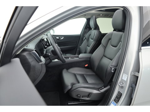 Volvo XC60 2.0 T8 Plug-in hybrid AWD Ultimate Bright SOH 96% | Bowers & Wilkins | Trekhaak | 360 camera | Head-up | Stoel + stuurverwarming |