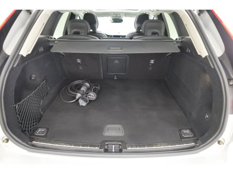 Volvo XC60 2.0 T8 Plug-in hybrid AWD Ultimate Bright SOH 96% | Bowers & Wilkins | Trekhaak | 360 camera | Head-up | Stoel + stuurverwarming |