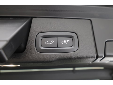 Volvo XC60 2.0 T8 Plug-in hybrid AWD Ultimate Bright SOH 96% | Bowers & Wilkins | Trekhaak | 360 camera | Head-up | Stoel + stuurverwarming |