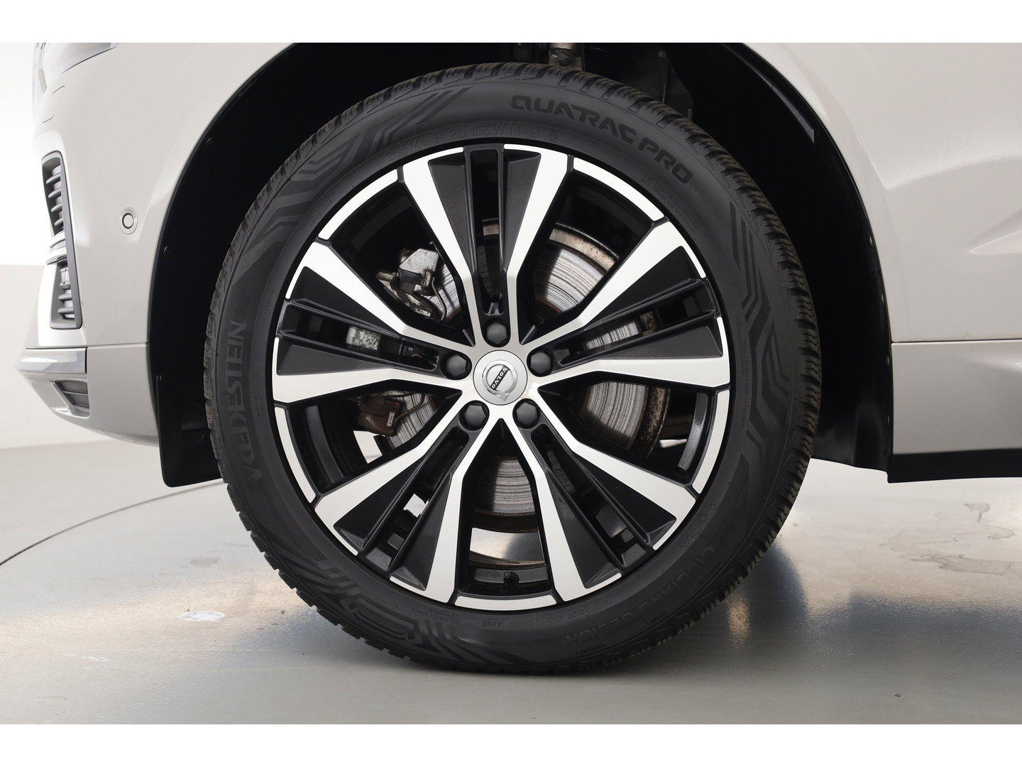 Volvo XC60 2.0 T8 Plug-in hybrid AWD Ultimate Bright SOH 96% | Bowers & Wilkins | Trekhaak | 360 camera | Head-up | Stoel + stuurverwarming |
