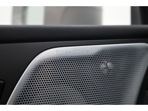 Volvo XC60 2.0 T8 Plug-in hybrid AWD Ultimate Bright SOH 96% | Bowers & Wilkins | Trekhaak | 360 camera | Head-up | Stoel + stuurverwarming |