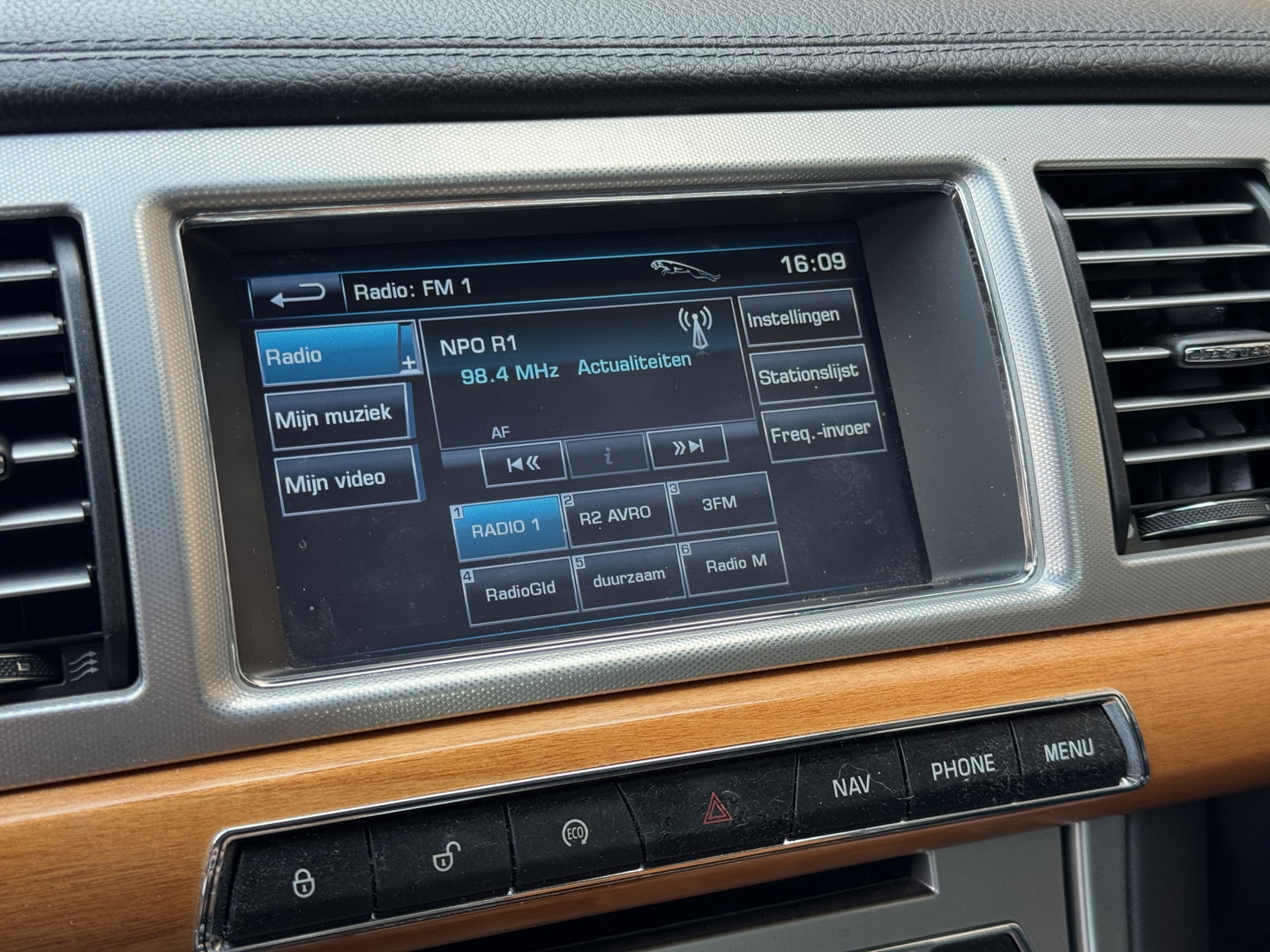 Jaguar XF 2.2D | 1e Eigenaar! | Origineel Nederlands | Airco | Lichtmetaal | Cruise control |