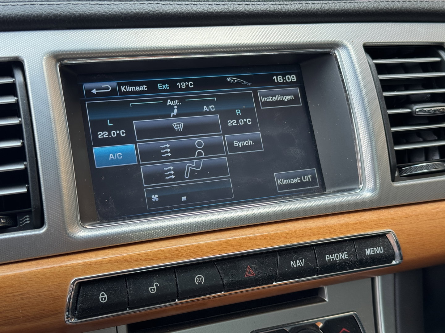 Jaguar XF 2.2D | 1e Eigenaar! | Origineel Nederlands | Airco | Lichtmetaal | Cruise control |