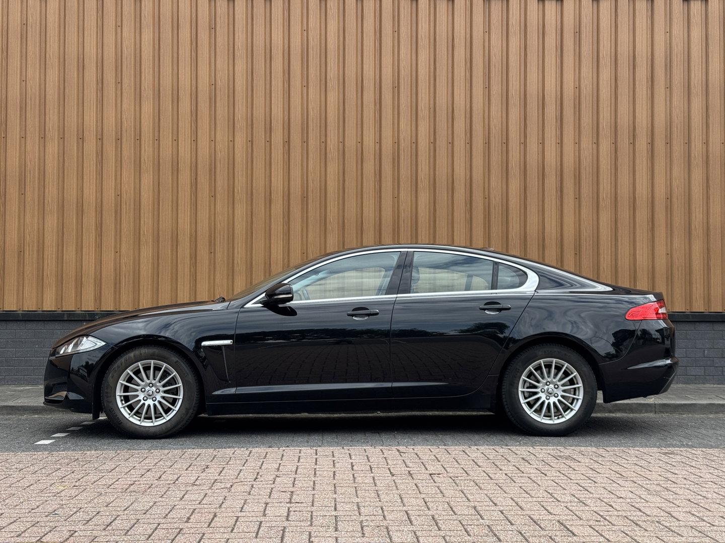 Jaguar XF 2.2D | 1e Eigenaar! | Origineel Nederlands | Airco | Lichtmetaal | Cruise control |
