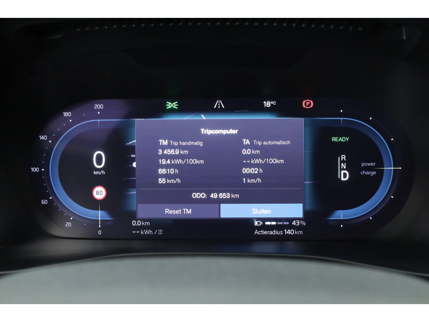 Volvo C40 Single Motor Core 69 kWh | SOH 94,5% | achteruitrijcamera | Pano-dak | Carplay | All season |