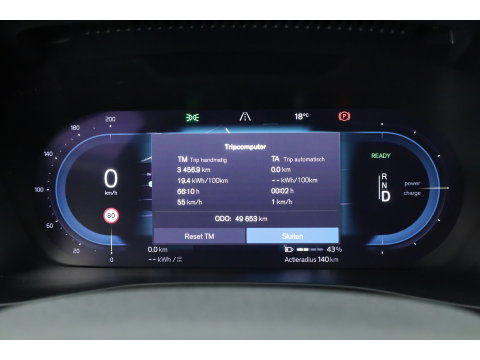 Volvo C40 Single Motor Core 69 kWh | SOH 94,5% | achteruitrijcamera | Pano-dak | Carplay | All season |