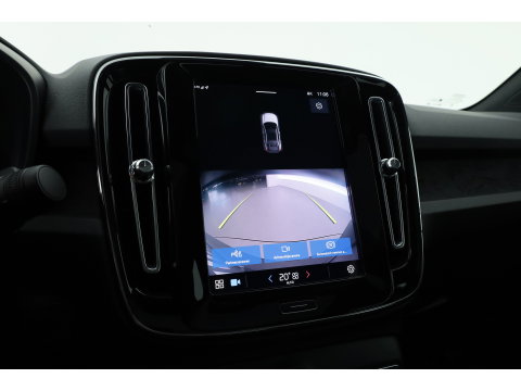 Volvo C40 Single Motor Core 69 kWh | SOH 94,5% | achteruitrijcamera | Pano-dak | Carplay | All season |