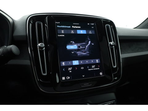 Volvo C40 Single Motor Core 69 kWh | SOH 94,5% | achteruitrijcamera | Pano-dak | Carplay | All season |
