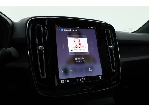 Volvo C40 Single Motor Core 69 kWh | SOH 94,5% | achteruitrijcamera | Pano-dak | Carplay | All season |