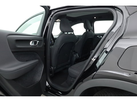 Volvo C40 Single Motor Core 69 kWh | SOH 94,5% | achteruitrijcamera | Pano-dak | Carplay | All season |