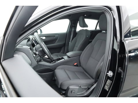 Volvo C40 Single Motor Core 69 kWh | SOH 94,5% | achteruitrijcamera | Pano-dak | Carplay | All season |