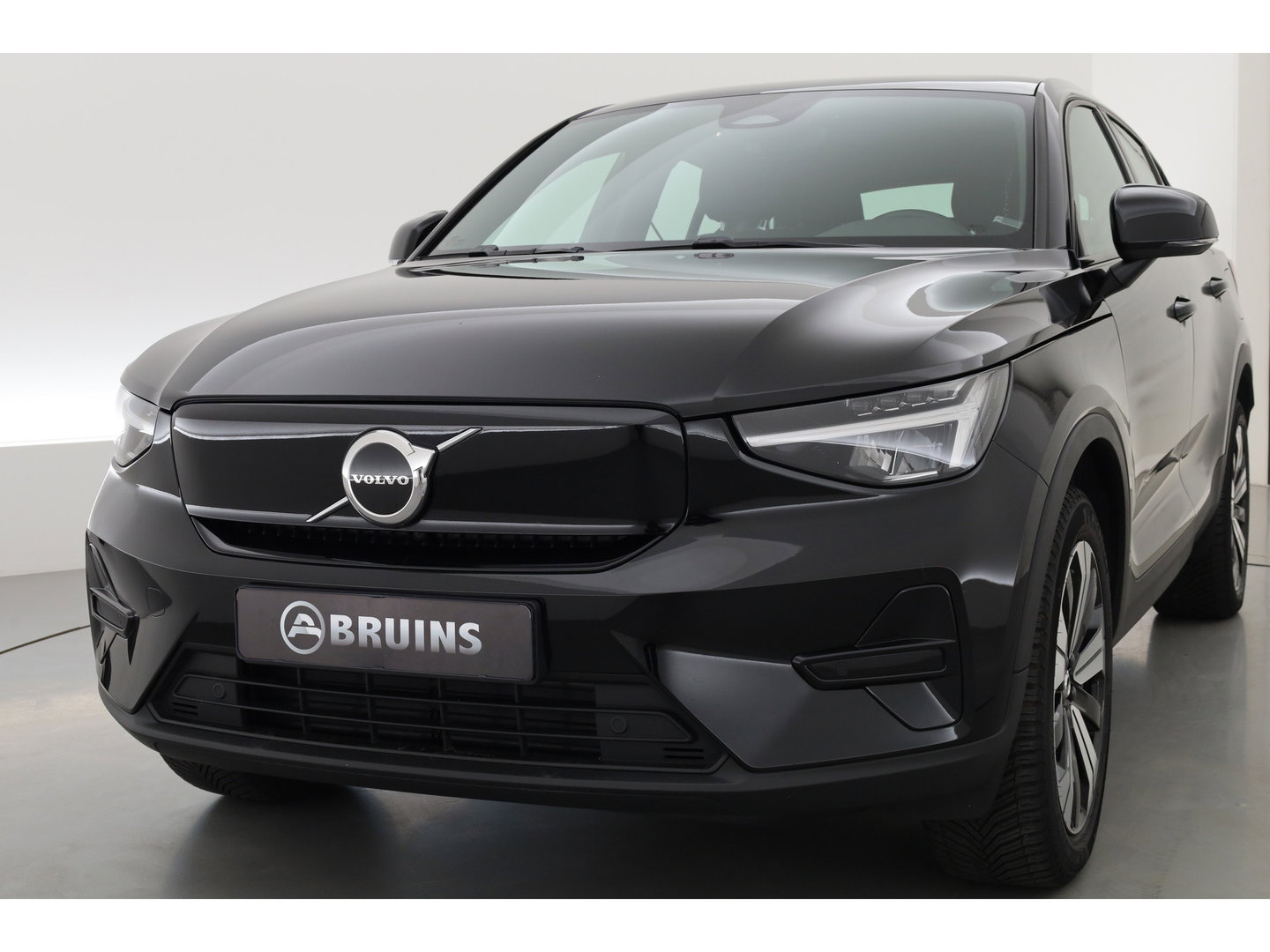 Volvo C40 Single Motor Core 69 kWh | SOH 94,5% | achteruitrijcamera | Pano-dak | Carplay | All season |