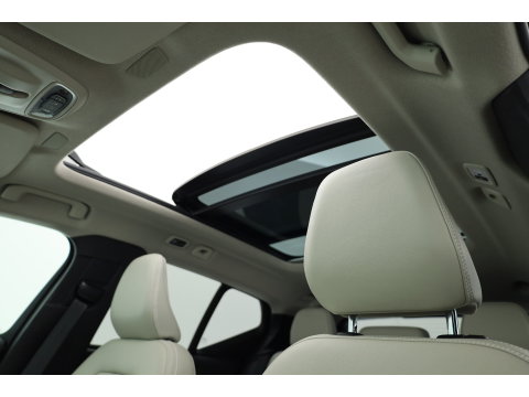 Volvo XC40 1.5 T4 Plug-in hybrid Ultimate Dark | Pano | H&K Audio | Memory | achteruitrijcamera | 20 " |