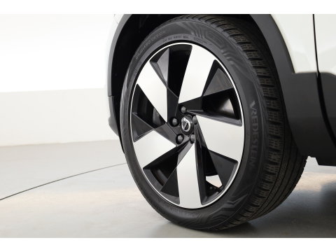Volvo XC40 1.5 T4 Plug-in hybrid Ultimate Dark | Pano | H&K Audio | Memory | achteruitrijcamera | 20 " |