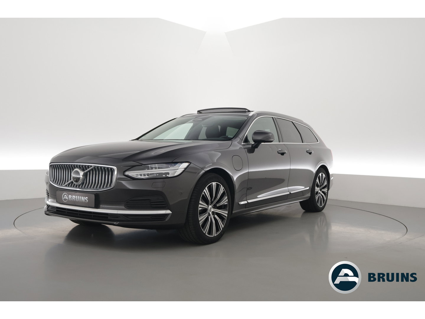 Volvo V90 2.0 T6 Plug-in hybrid AWD Ultimate Bright | Long Range | Pano | 360 Cam | Stoel ventilatie | ACC | Blis | H&K Audio |