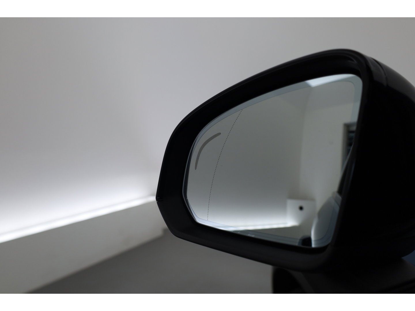 Volvo XC40 1.5 T5 Plug-in hybrid Plus Dark | ACC | Blis | H&K audio | 19' | Memory stoelen |