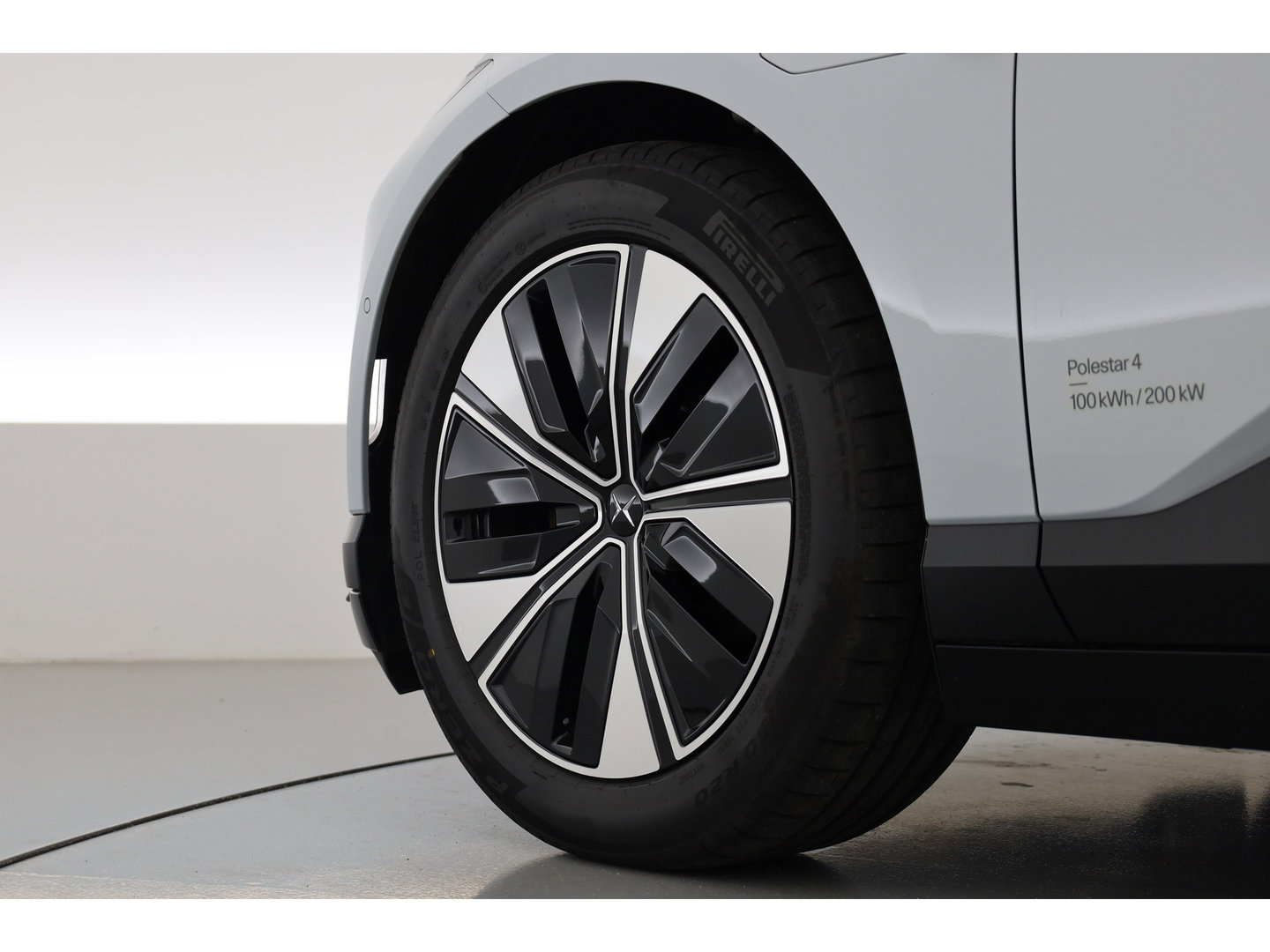 Polestar 4 Long Range Single motor Prime 100 kWh | Napp Leder + Pilot & Plus Pakket | Massage | H&K Audio |