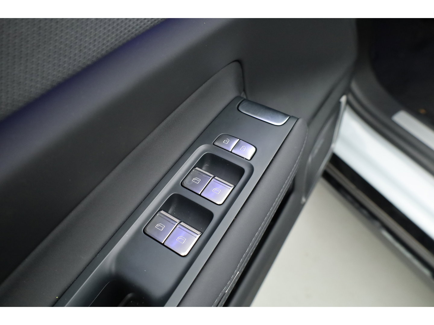 Polestar 4 Long Range Single motor Prime 100 kWh | Napp Leder + Pilot & Plus Pakket | Massage | H&K Audio |