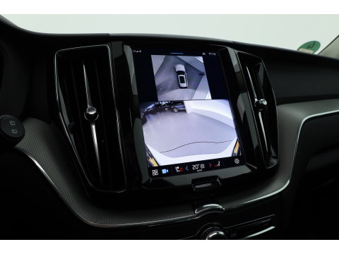 Volvo XC60 2.0 T6 Plug-in hybrid AWD Plus Bright | Prijs Rijklaar | Luchtvering | Trekhaak | pano | H&K Audio | ACC | Blis | 360 Camera | Mem stoelen |