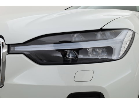Volvo XC60 2.0 T6 Plug-in hybrid AWD Plus Bright | Prijs Rijklaar | Luchtvering | Trekhaak | pano | H&K Audio | ACC | Blis | 360 Camera | Mem stoelen |
