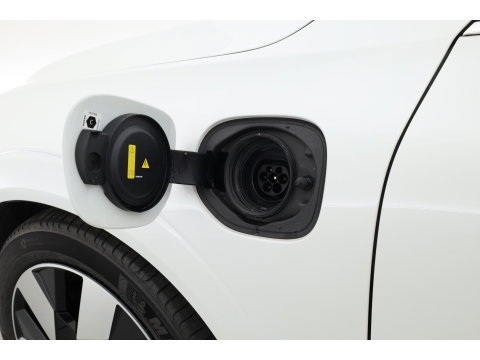 Volvo XC60 2.0 T6 Plug-in hybrid AWD Plus Bright | Prijs Rijklaar | Luchtvering | Trekhaak | pano | H&K Audio | ACC | Blis | 360 Camera | Mem stoelen |