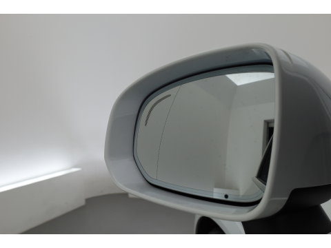Volvo XC60 2.0 T6 Plug-in hybrid AWD Plus Bright | Prijs Rijklaar | Luchtvering | Trekhaak | pano | H&K Audio | ACC | Blis | 360 Camera | Mem stoelen |