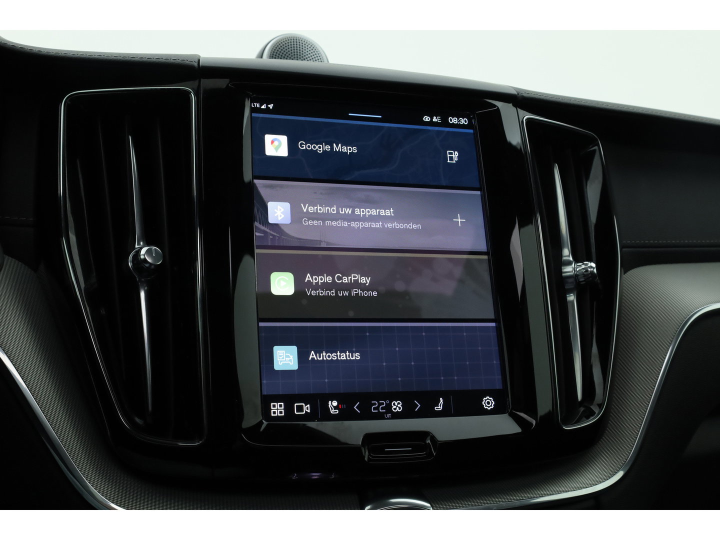 Volvo XC60 2.0 T6 Plug-in hybrid AWD Ultra Black Edition | Luchtvering | Massage | B&W Audio | Trekhaak | 360 camera | Head-up |