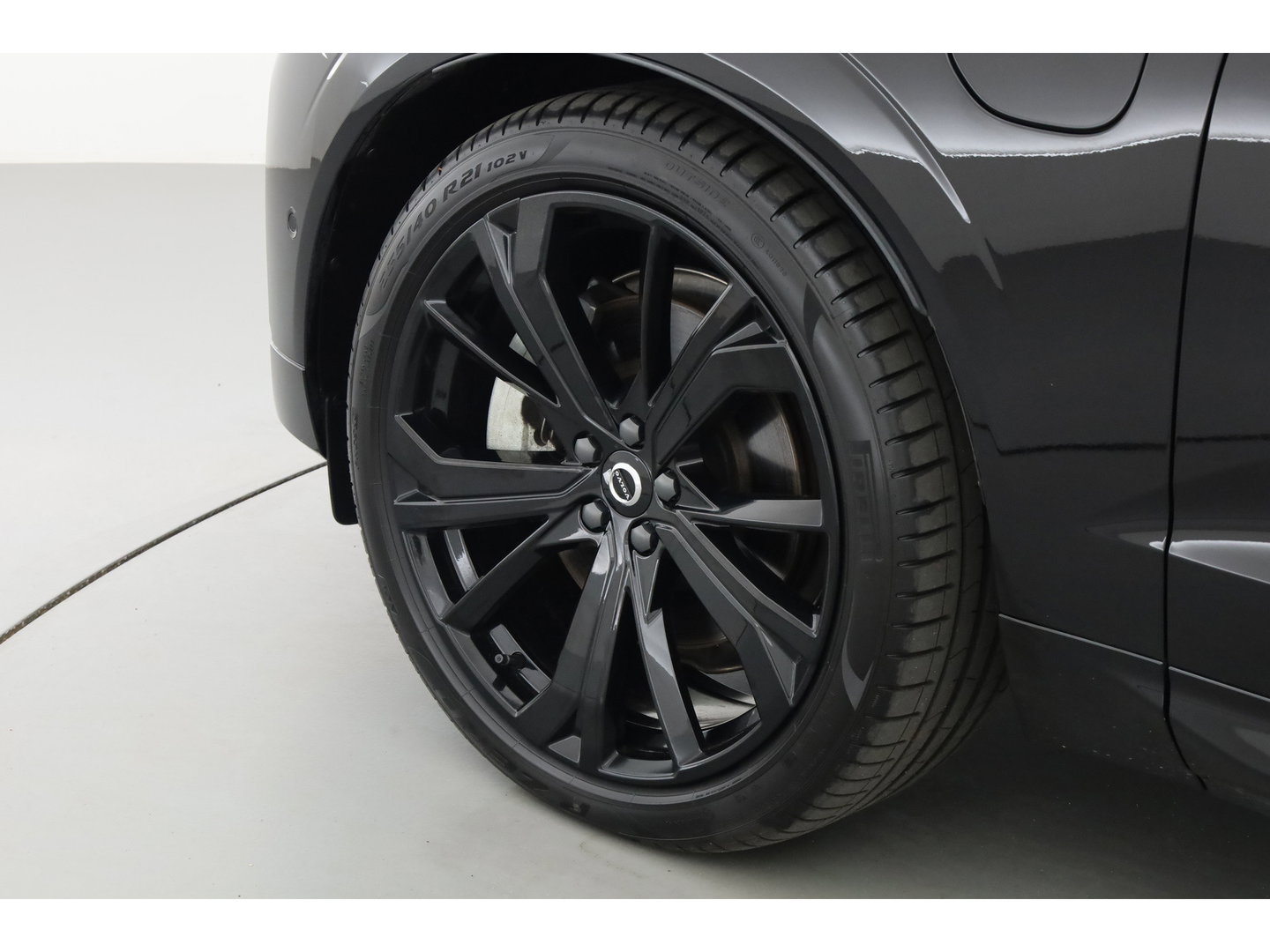 Volvo XC60 2.0 T6 Plug-in hybrid AWD Ultra Black Edition | Luchtvering | Massage | B&W Audio | Trekhaak | 360 camera | Head-up |