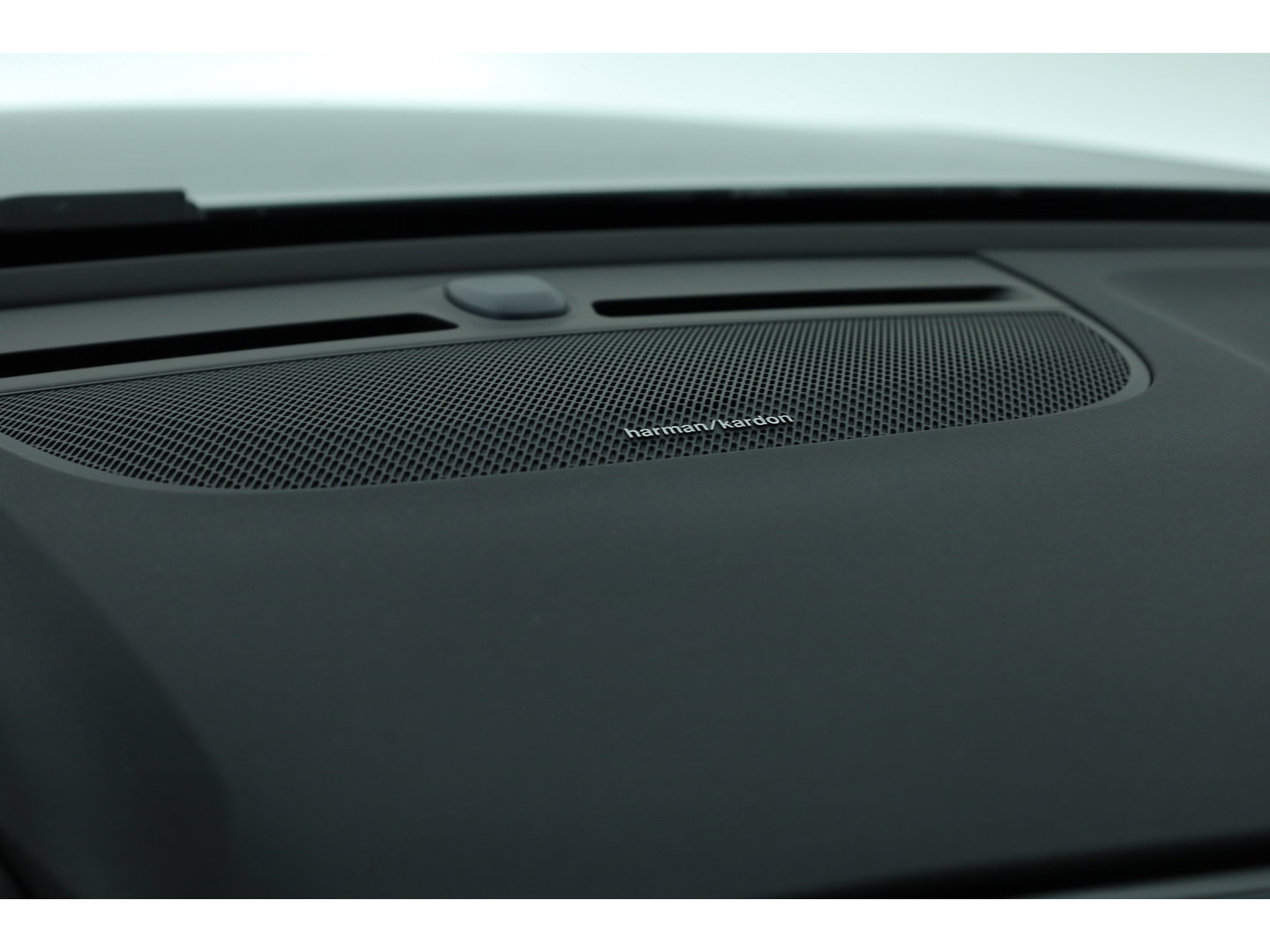 Volvo XC40 2.0 B3 Ultra Black Edition | MY26 | Pano-dak | H&K audio | ACC | 360 Cam | Mem stoelen |