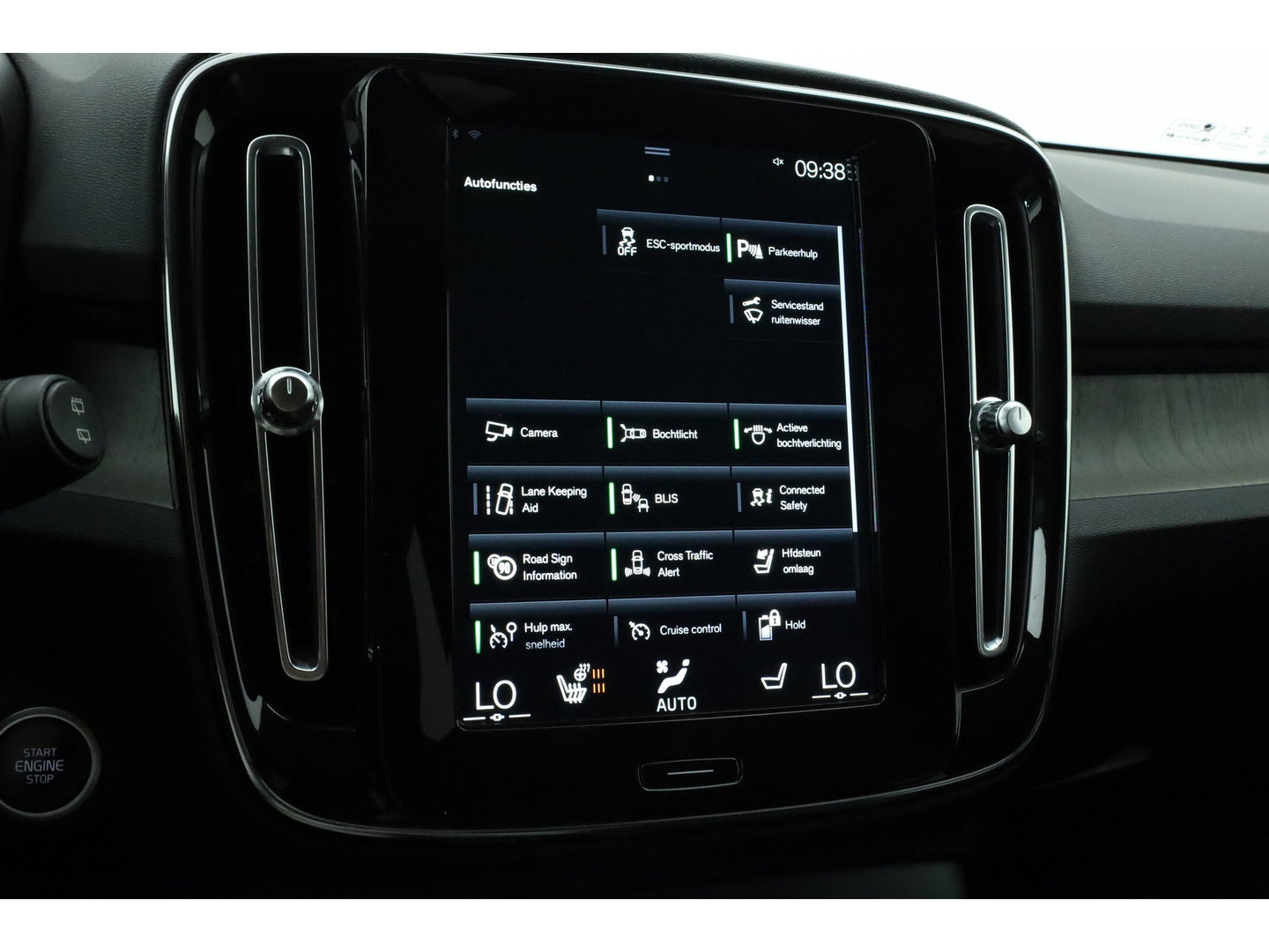 Volvo XC40 1.5 T5 Recharge Inscription | Trekhaak | 360 Cam | ACC | Blis | H&K Audio | stoel 4 & stuur Verwarming