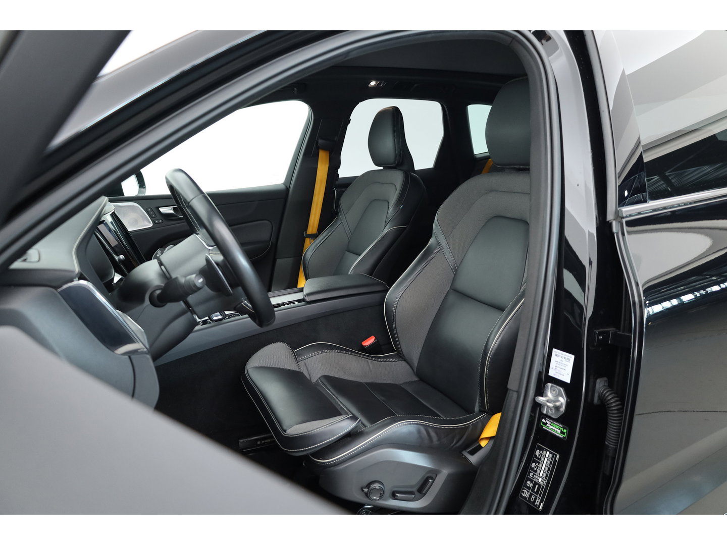 Volvo XC60 2.0 T8 AWD Polestar Engineered | Öhlins | Bowers & Wilkins | 22 inch | Trekhaak | Head-up | Blis | ACC |