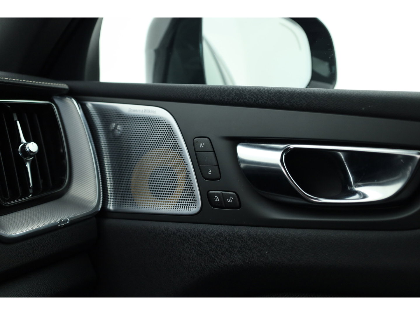 Volvo XC60 2.0 T8 AWD Polestar Engineered | Öhlins | Bowers & Wilkins | 22 inch | Trekhaak | Head-up | Blis | ACC |