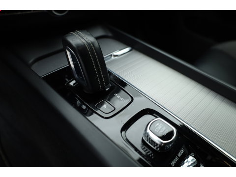 Volvo XC60 2.0 T8 AWD Polestar Engineered | Öhlins | Bowers & Wilkins | 22 inch | Trekhaak | Head-up | Blis | ACC |