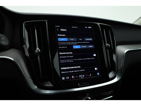 Volvo V60 2.0 T6 Plug-in hybrid AWD Plus Dark | ACC | Blis | H&K Audio | Stoel 4 & Stuur verwarming | memory | 19" |