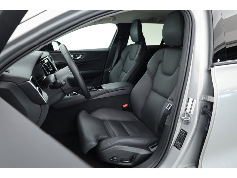 Volvo V60 2.0 T6 Plug-in hybrid AWD Plus Dark | ACC | Blis | H&K Audio | Stoel 4 & Stuur verwarming | memory | 19" |