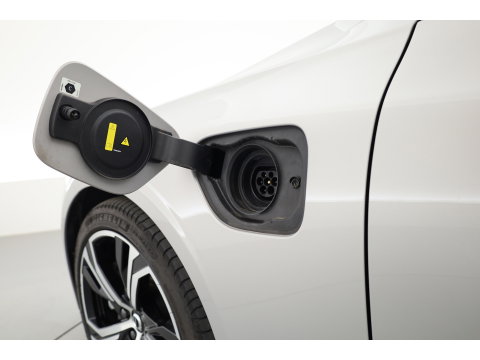 Volvo V60 2.0 T6 Plug-in hybrid AWD Plus Dark | ACC | Blis | H&K Audio | Stoel 4 & Stuur verwarming | memory | 19" |
