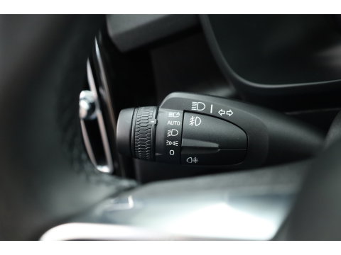 Volvo XC40 1.5 T5 Plug-in hybrid Plus Bright | Leer | ACC | Blis | 20' | H&K Audio | Memory stoelen | Achteruitrijcamera |