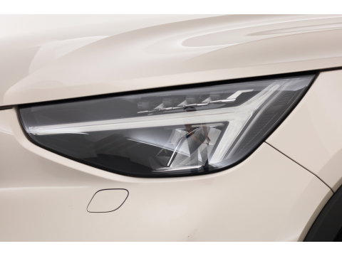 Volvo XC40 1.5 T5 Plug-in hybrid Plus Bright | Leer | ACC | Blis | 20' | H&K Audio | Memory stoelen | Achteruitrijcamera |