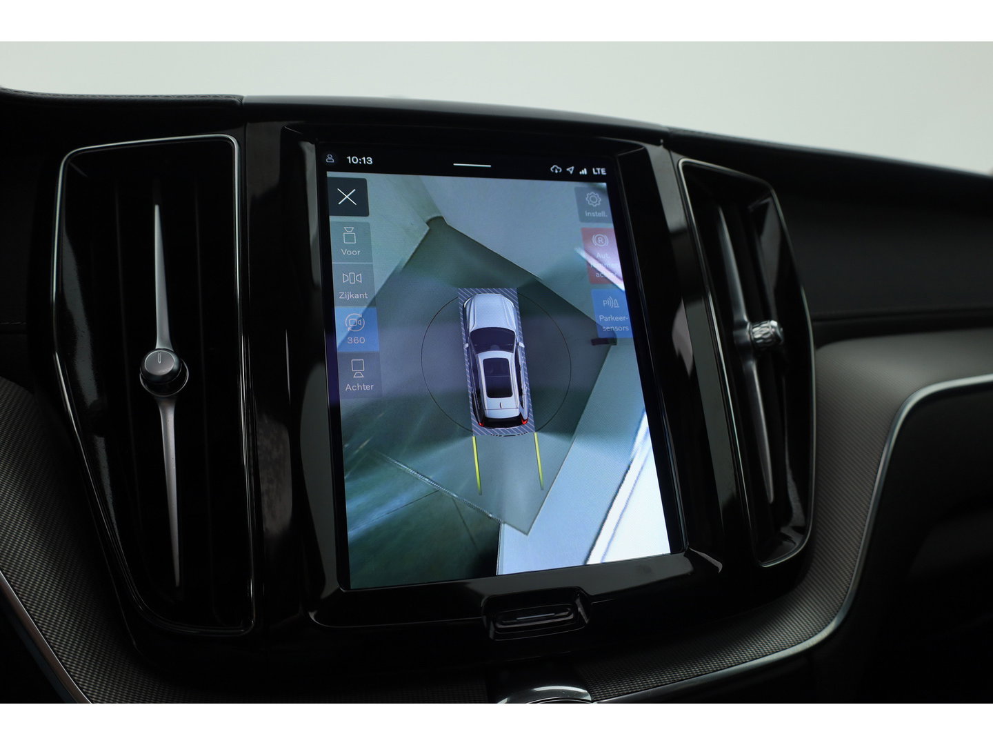 Volvo XC60 2.0 T8 Plug-in hybrid AWD Ultimate Bright SOH 96% | Bowers & Wilkins | Trekhaak | 360 camera | Head-up | Stoel + stuurverwarming |