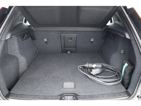 Volvo XC40 1.5 T5 Plug-in hybrid Ultimate Dark | Prijs rijklaar | Trekhaak | Pano-dak | 360 camera | H&K Audio | Adap. cruise | Blis | Elek. Stoelen |
