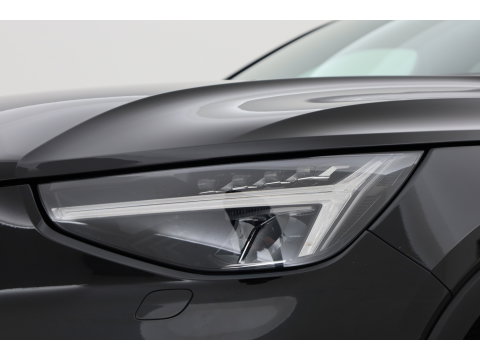 Volvo XC40 1.5 T5 Plug-in hybrid Ultimate Dark | Prijs rijklaar | Trekhaak | Pano-dak | 360 camera | H&K Audio | Adap. cruise | Blis | Elek. Stoelen |