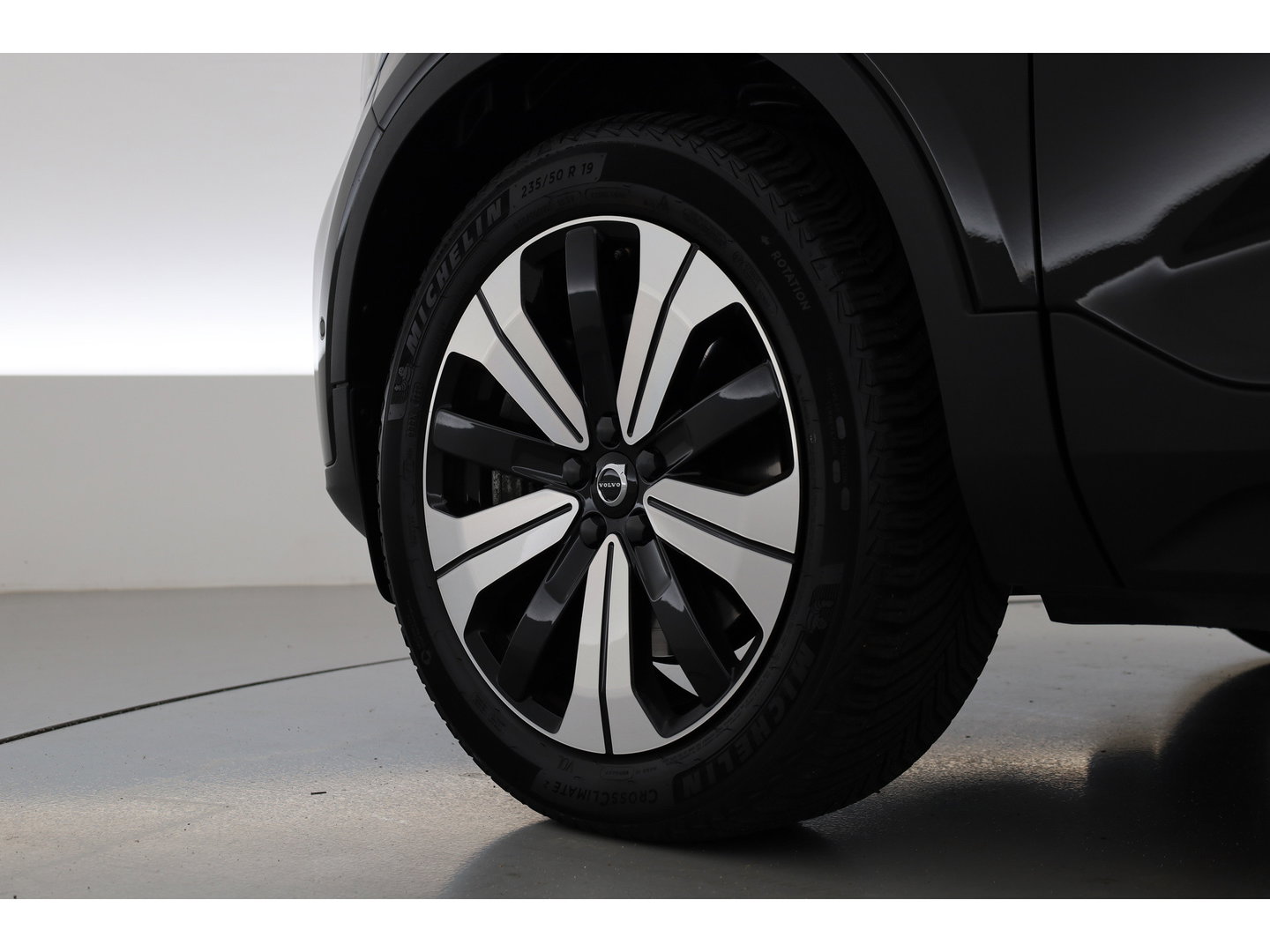 Volvo XC40 1.5 T5 Plug-in hybrid Ultimate Dark | Prijs rijklaar | Trekhaak | Pano-dak | 360 camera | H&K Audio | Adap. cruise | Blis | Elek. Stoelen |