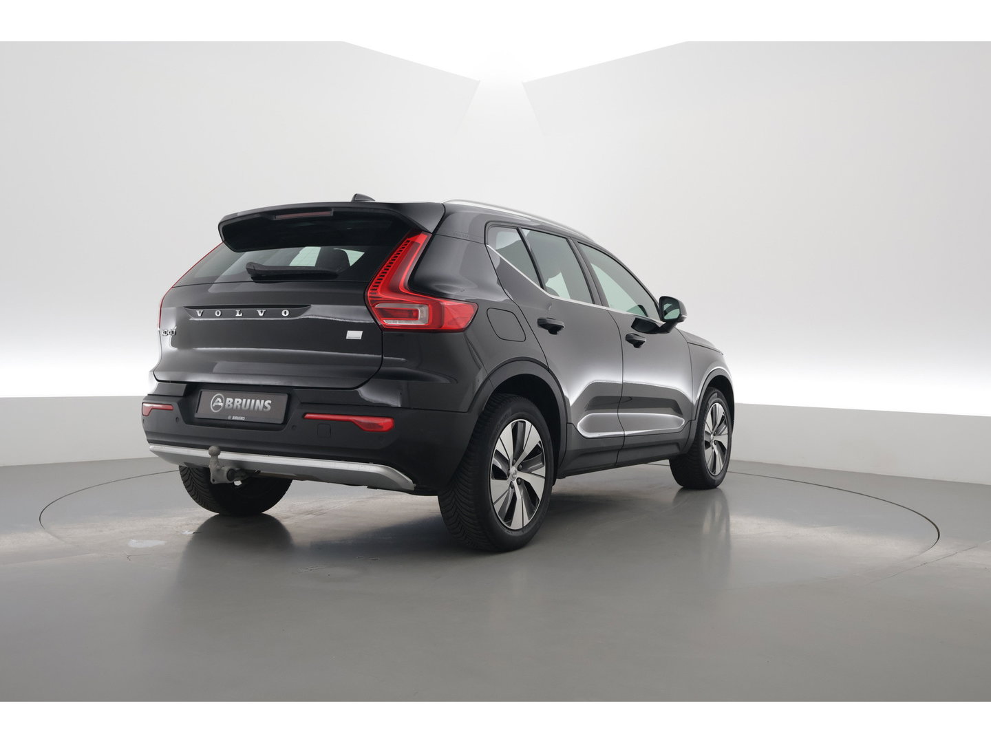 Volvo XC40 1.5 T4 Plug-in hybrid Plus Bright | Prijs rijklaar | Facelift | trekhaak | H&K Audio | carplay | stoel & stuur verwarming | Memory |
