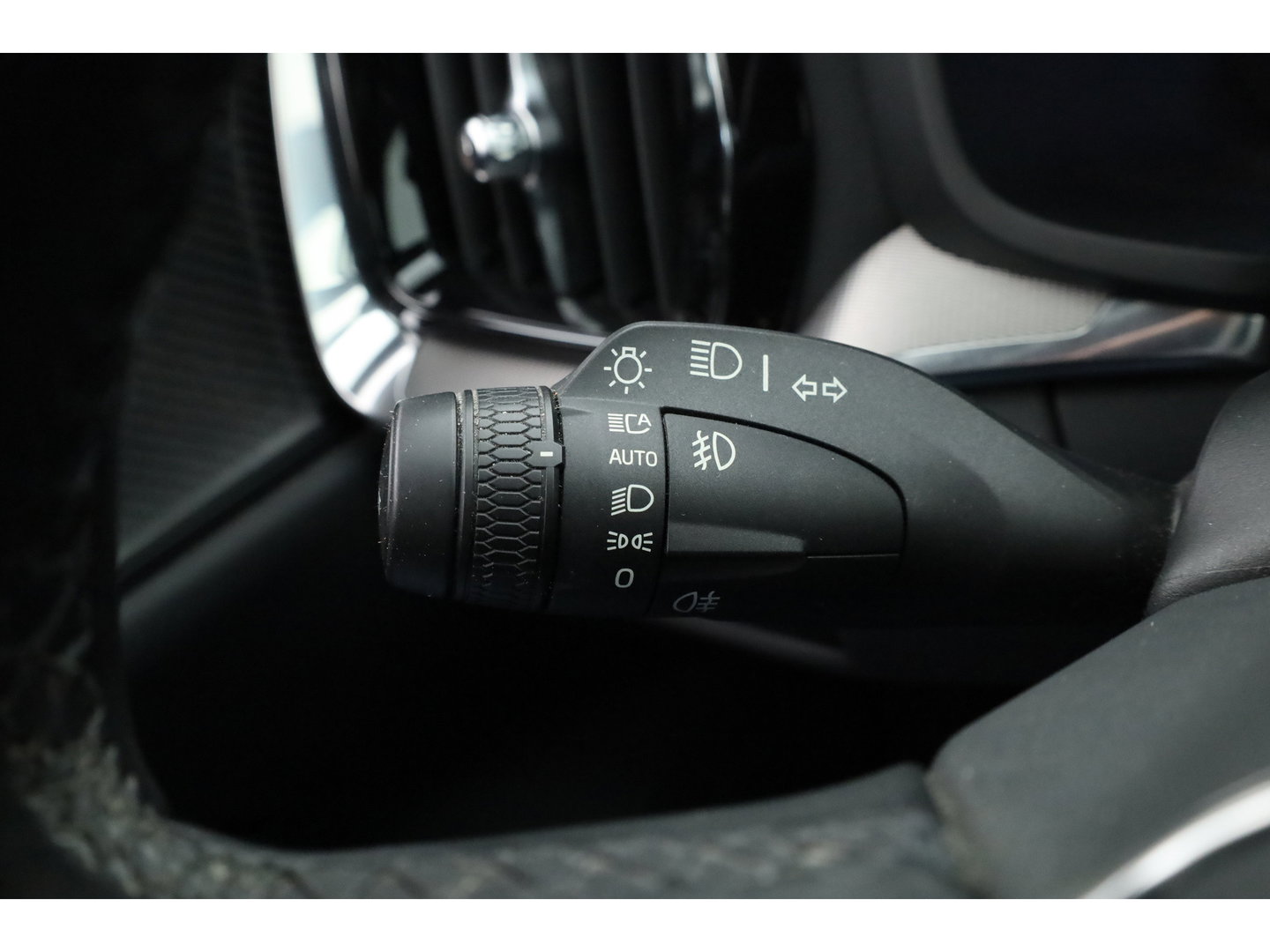 Volvo V60 2.0 T6 Plug-in hybrid AWD Plus Bright | Long Range | Pano-dak | Trekhaak | Sport stoelen | H&K Audio | 360 cam | AcC