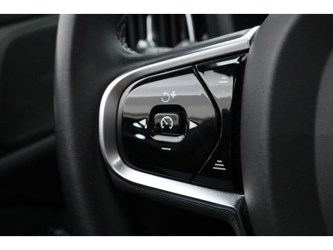 Volvo V60 2.0 T6 Plug-in hybrid AWD Plus Bright | Long Range | Pano-dak | Trekhaak | Sport stoelen | H&K Audio | 360 cam | AcC