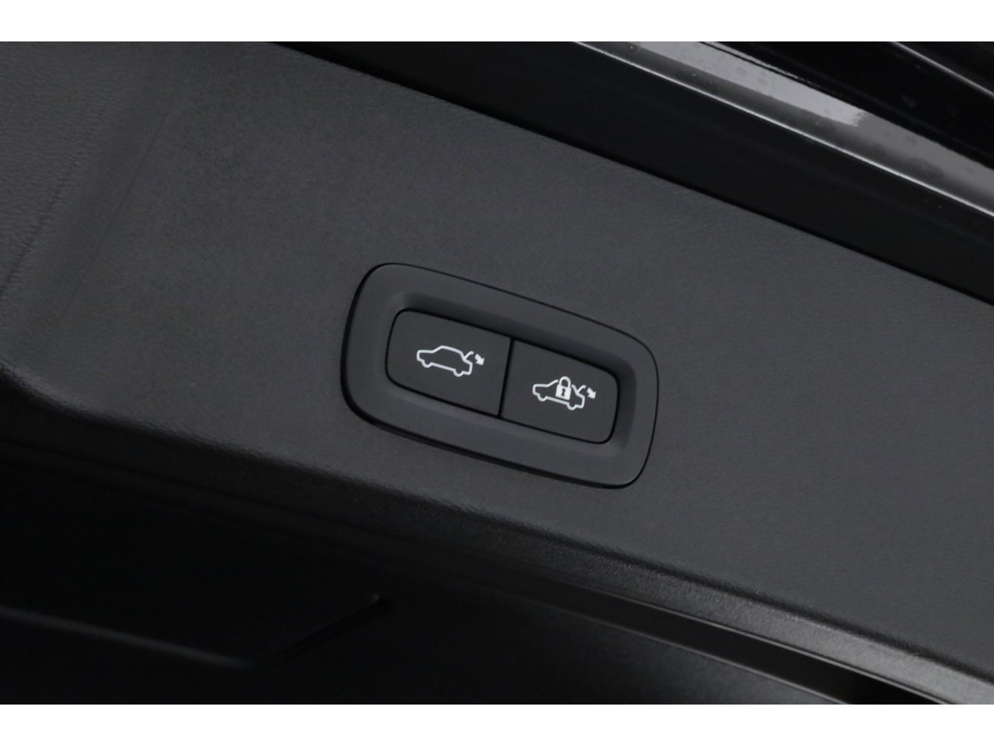 Volvo XC40 1.5 T4 Plug-in hybrid Core Bright | Facelift | Achteruitrijcamera | Stoel & Stuur Verwarming | Carplay |