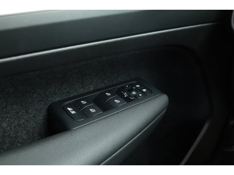 Volvo XC40 1.5 T4 Plug-in hybrid Core Bright | Facelift | Achteruitrijcamera | Stoel & Stuur Verwarming | Carplay |