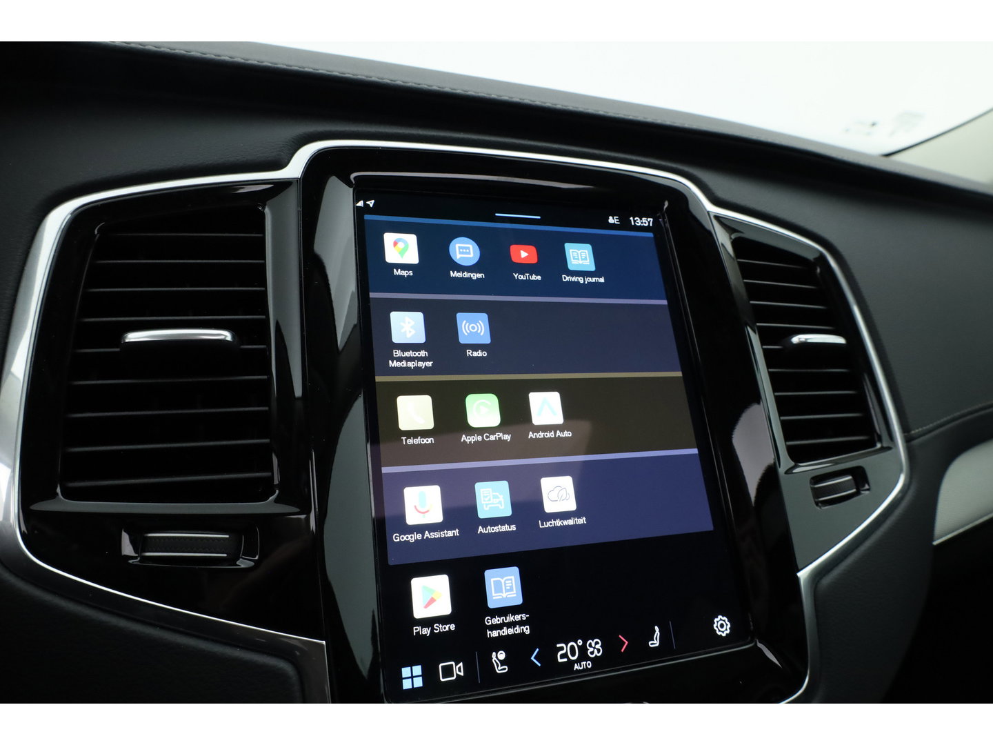 Volvo XC90 2.0 T8 Recharge AWD Ultra Bright | 7 pers. | Pano | 360 camera | HUD | Harman/Kardon | Memory | Bliss | Stoel-Stuurverw. | Google+App.connect | Elek. Klep | 21''